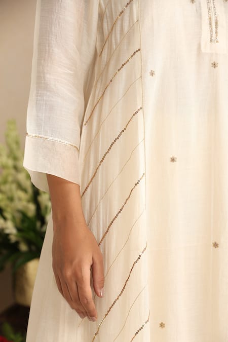 Trendy Tokari_Ivory Chanderi Silk, Cotton, Organza Embroidery, Sequins, Zari Hand Kurta Set _at_Aza_Fashions