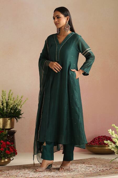 Trendy Tokari_Green Chanderi Silk, Cotton, Organza Embroidery Split V-neck Hand Kurta Set _at_Aza_Fashions