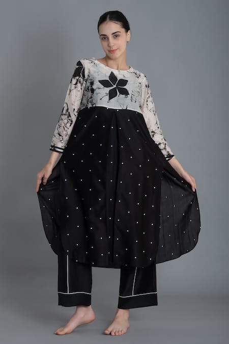 Shop Khat Black Chanderi Silk Embroidery Round Neck E-mint Kurta Set Online at Aza Fashions Shop_Khat_Black Chanderi Silk Embroidery Round Neck E-mint Kurta Set _Online_at_Aza_Fashions