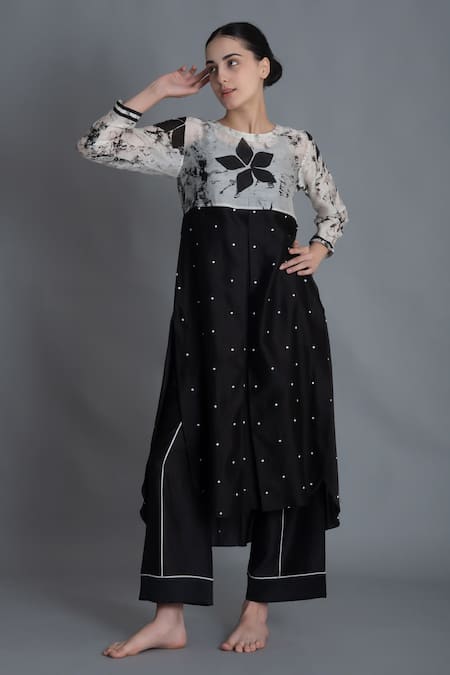 Khat Black Chanderi Silk Embroidery Round Neck E-mint Kurta Set