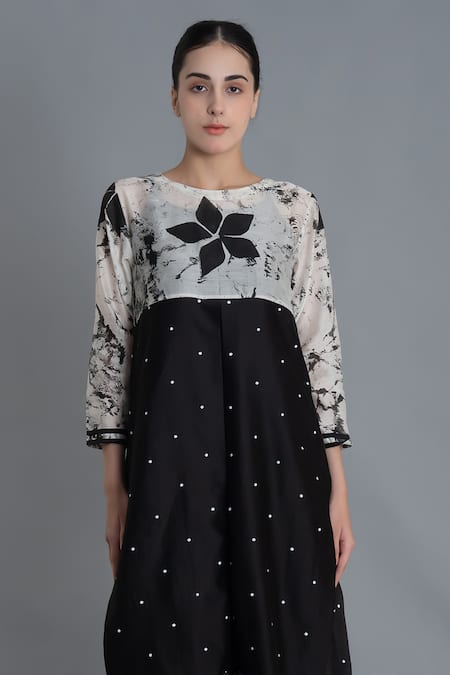 Khat Black Chanderi Silk Embroidery Round Neck E-mint Kurta Set at Aza Fashions Khat_Black Chanderi Silk Embroidery Round Neck E-mint Kurta Set _at_Aza_Fashions