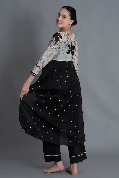 Buy Khat Black Chanderi Silk Embroidery Round Neck E-mint Kurta Set Buy_Khat_Black Chanderi Silk Embroidery Round Neck E-mint Kurta Set