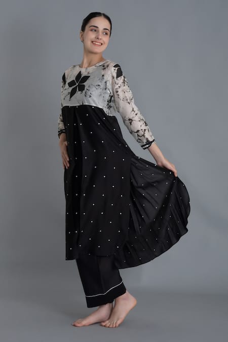 Shop Khat Black Chanderi Silk Embroidery Round Neck E-mint Kurta Set at Aza Fashions Shop_Khat_Black Chanderi Silk Embroidery Round Neck E-mint Kurta Set _at_Aza_Fashions