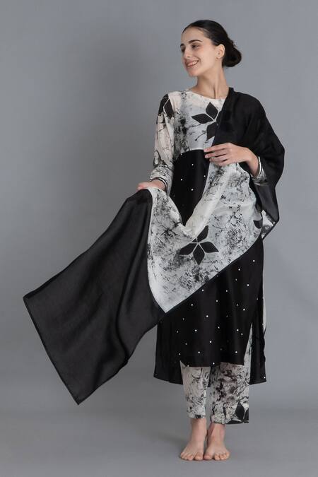 Khat Black Chanderi Silk Embroidery Round Neck Printed Kurta Set at Aza Fashions Khat_Black Chanderi Silk Embroidery Round Neck Printed Kurta Set _at_Aza_Fashions