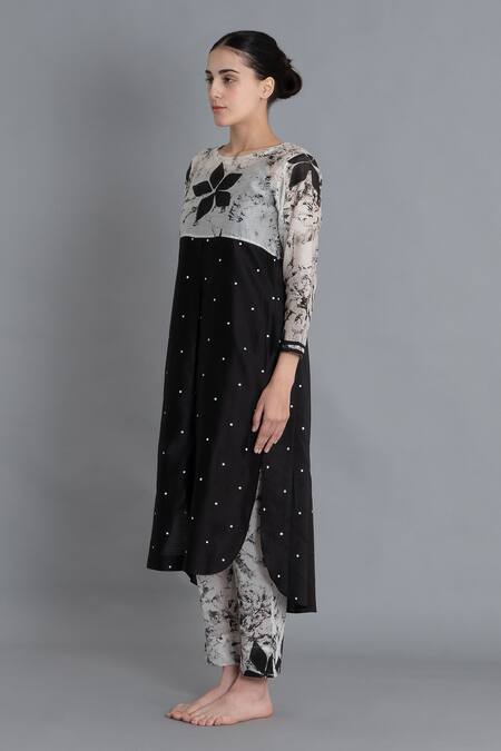 Khat Black Chanderi Silk Round Neck Textured Print Kurta And Pant Set Online at Aza Fashions Khat_Black Chanderi Silk Round Neck Textured Print Kurta And Pant Set _Online_at_Aza_Fashions