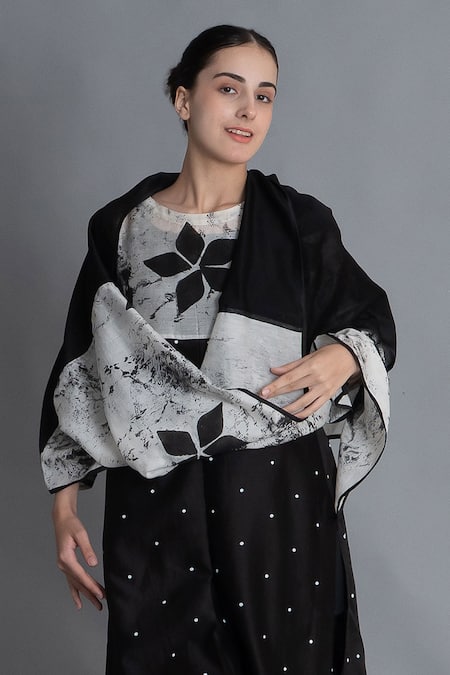 Khat Black Chanderi Silk Embroidery Round Neck Printed Kurta And Pant Set at Aza Fashions Khat_Black Chanderi Silk Embroidery Round Neck Printed Kurta And Pant Set _at_Aza_Fashions