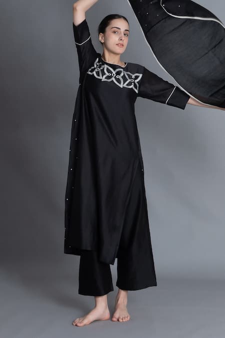 Shop Khat Black Chanderi Silk Embroidery, Piping Round Neck Floral Pleated Kurta Set at Aza Fashions Shop_Khat_Black Chanderi Silk Embroidery, Piping Round Neck Floral Pleated Kurta Set _at_Aza_Fashions