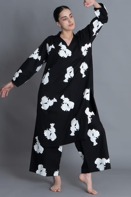 Khat Black Poplin, Cotton Collared Floral Printed Kurta And Pant Set 