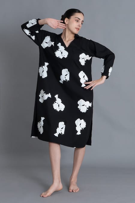 Khat Black Poplin, Cotton Split V-neck, Collared Floral Print Tunic