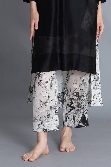 Buy Khat Black Chanderi Silk Round Neck Textured Pleated Kurta And Pant Set Buy_Khat_Black Chanderi Silk Round Neck Textured Pleated Kurta And Pant Set