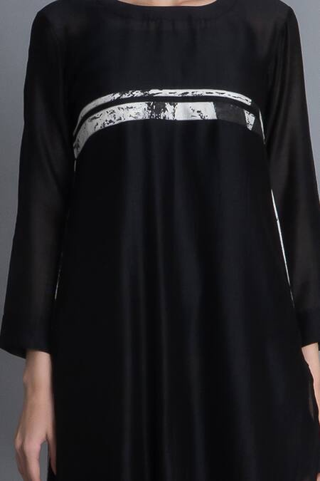 Khat Black Chanderi Silk Round Neck Textured Pleated Kurta And Pant Set Online at Aza Fashions Khat_Black Chanderi Silk Round Neck Textured Pleated Kurta And Pant Set _Online_at_Aza_Fashions