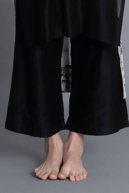 Buy Khat Black Chanderi Silk Round Neck Textured Pleated Kurta And Pant Set Online at Aza Fashions Buy_Khat_Black Chanderi Silk Round Neck Textured Pleated Kurta And Pant Set _Online_at_Aza_Fashions