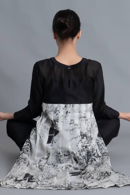 Buy Khat Black Chanderi Silk Round Neck Textured Pleated Kurta And Pant Set Buy_Khat_Black Chanderi Silk Round Neck Textured Pleated Kurta And Pant Set