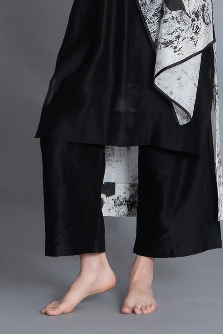 Khat Black Chanderi Silk Foil Printing Round Neck Textured Pleated Kurta Pant Set Online at Aza Fashions Khat_Black Chanderi Silk Foil Printing Round Neck Textured Pleated Kurta Pant Set _Online_at_Aza_Fashions