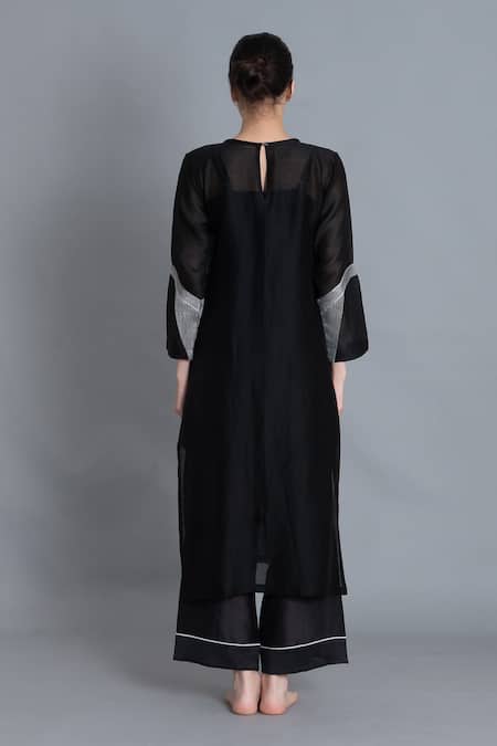 Khat Khat Pantone Embroidered Kurta & Pant Set