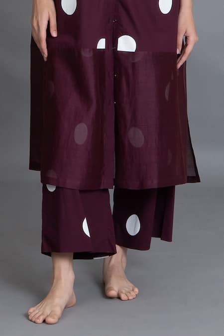 Khat_Maroon Poplin, Cotton Round Neck Polka Chanderi Gathered Kurta And Pant Set _Online_at_Aza_Fashions