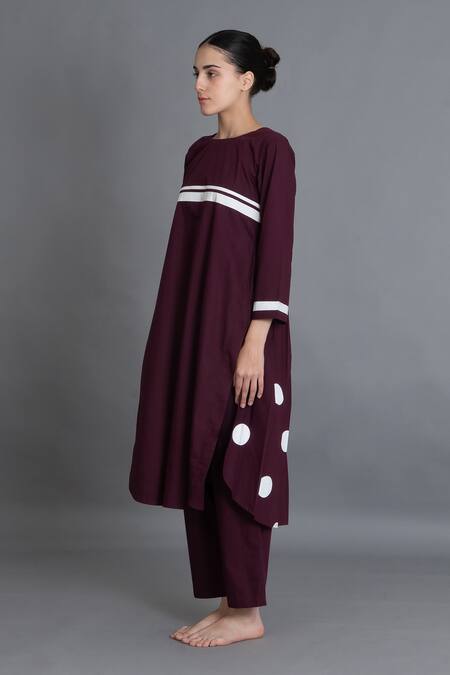 Khat_Maroon Poplin, Cotton Round Neck Polka Pleated Back Kurta And Pant Set _at_Aza_Fashions