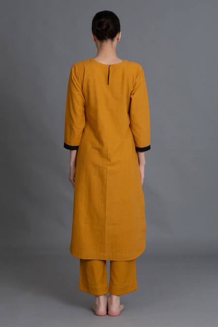 Khat Mustered Cotton V-neck Kurta & Pant Set 