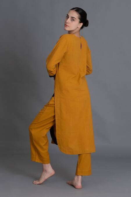 Khat_Yellow Tencel, Cotton Piping V-neck Mustered Kurta And Pant Set _Online_at_Aza_Fashions