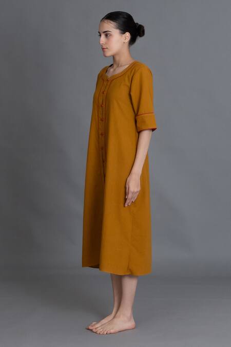 Khat_Mustard Cotton Piping Round Neck Mustered Kurta _Online_at_Aza_Fashions