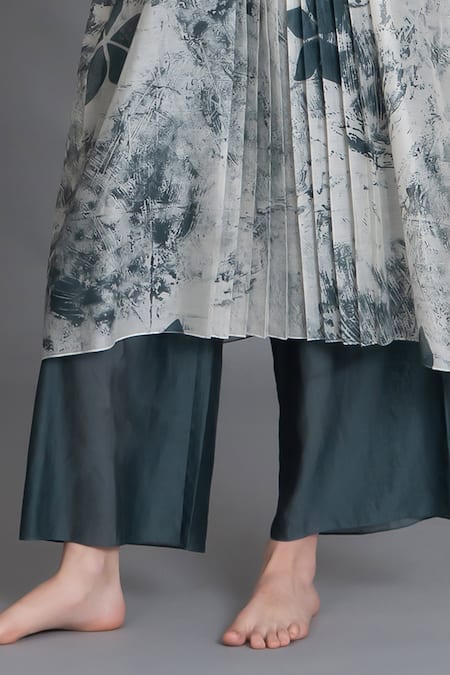 Khat_Mint Chanderi Silk Embroidery Round Neck Texture Print Kurta And Pant Set _Online_at_Aza_Fashions