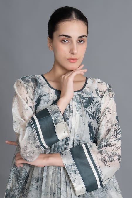 Khat_Mint Chanderi Silk Embroidery Round Neck Texture Print Kurta And Pant Set _at_Aza_Fashions