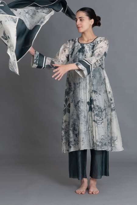 Shop_Khat_Mint Chanderi Silk Embroidery Round Neck Texture Print Kurta Set _Online_at_Aza_Fashions