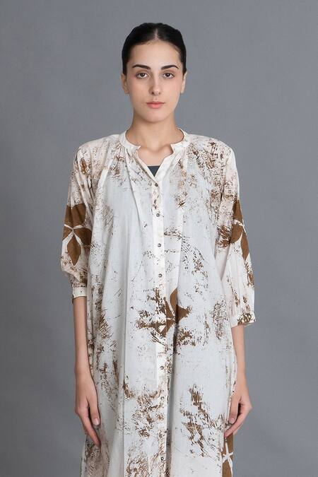 Shop_Khat_Off White Handloom Cotton Mandarin Collar Earthy Brown Print Kurta _Online_at_Aza_Fashions