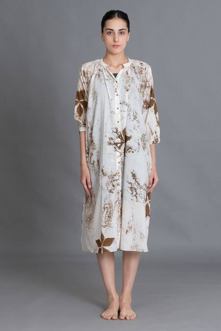 Khat_Off White Handloom Cotton Mandarin Collar Earthy Brown Print Kurta _at_Aza_Fashions