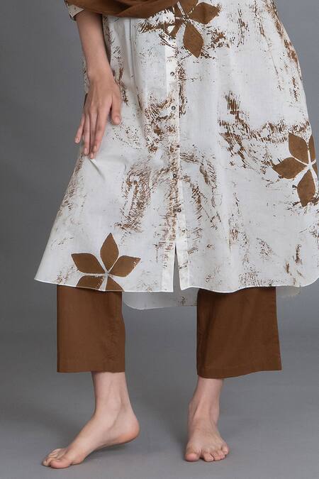 Khat_Off White Handloom Cotton Mandarin Collar Earthy Brown Print Kurta Set _Online_at_Aza_Fashions
