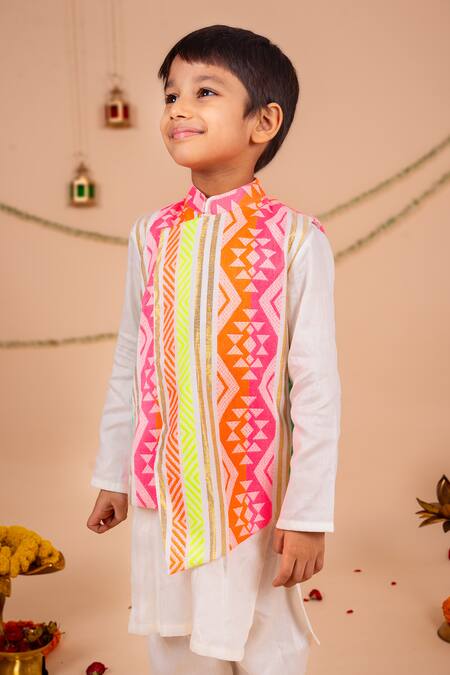 Toplove_Multi Color Cotton, Silk Geometric Pattern Bundi Set _Online_at_Aza_Fashions