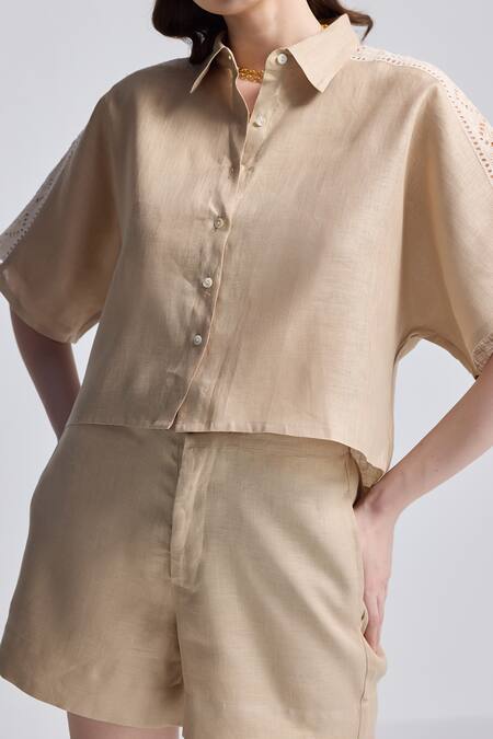 Buy_Reistor_Beige Cotton Lace Collared Boxy Shirt And Drawstring Shorts Set 