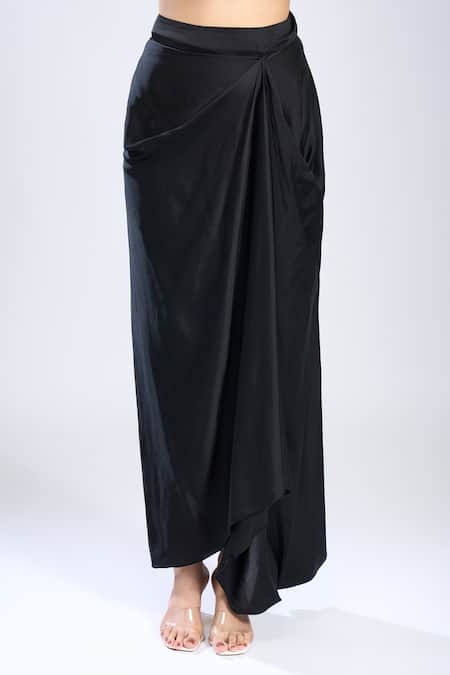 Buy_Prisho_Black Polyester Embroidery Round Neck Cape Skirt Set 