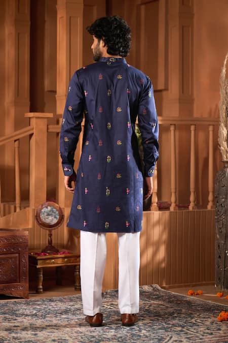 Taroob Embroidered Kurta & Pyjama Set 