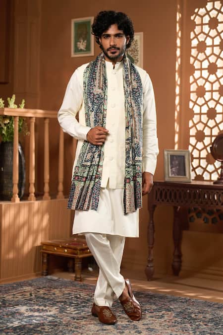 Buy_Taroob_Multi Color Taroob Splendid Paisley Wool Kalamkari Shawl _Online_at_Aza_Fashions