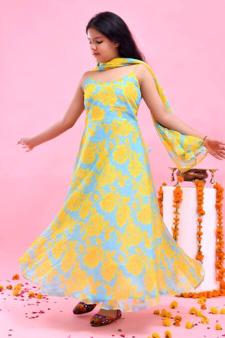 Bannhi By Priyanka Rathore_Blue Chiffon Gota Patti Floral Pattern Anarkali With Dupatta _Online_at_Aza_Fashions