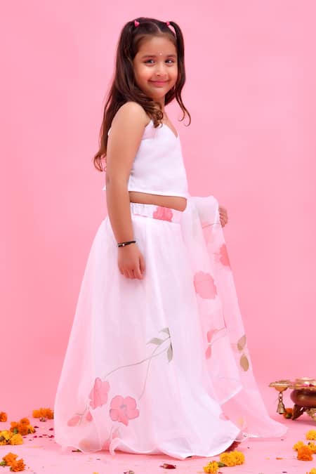 Buy_Bannhi By Priyanka Rathore_White Organza Gota Patti Hand Painted Lehenga Set _Online_at_Aza_Fashions