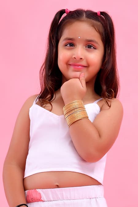 Bannhi By Priyanka Rathore White Organza Gota Patti Hand Painted Lehenga Set at Aza Fashions Bannhi By Priyanka Rathore_White Organza Gota Patti Hand Painted Lehenga Set _at_Aza_Fashions