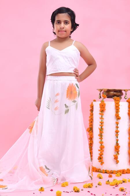 Bannhi By Priyanka Rathore_White Organza Gota Patti Hand Painted Lehenga Set _at_Aza_Fashions