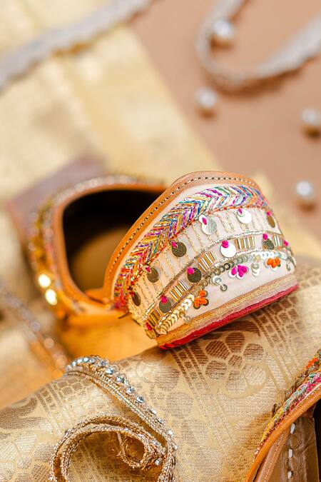 Buy_NR By Nidhi Rathi_Beige Embroidered And Sequin Jutti 