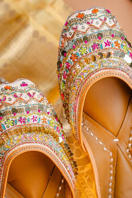 Shop_NR By Nidhi Rathi_Beige Embroidered And Sequin Jutti 