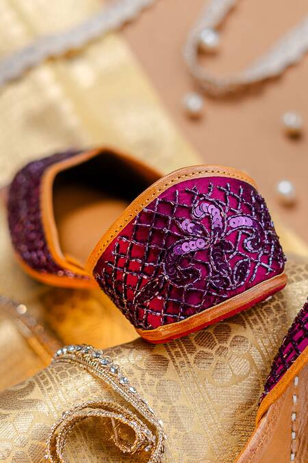Buy_NR By Nidhi Rathi_Purple Sequins And Beads Embellished Jutti 