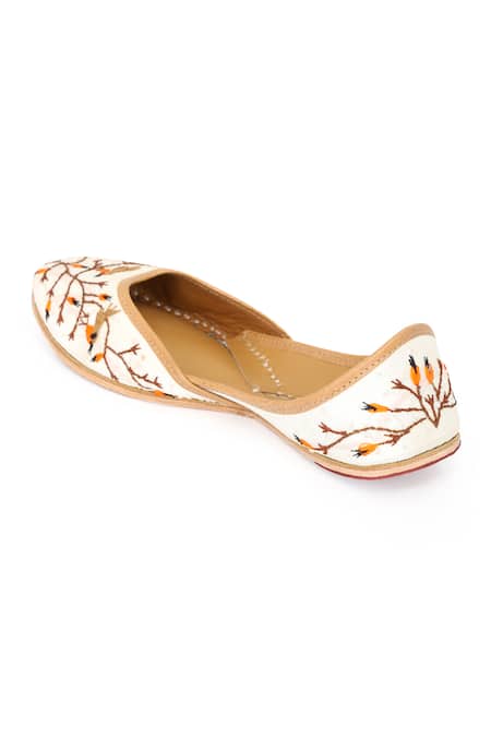 Shop_NR By Nidhi Rathi_White Bird And Branch Embroidered Leather Jutti _Online_at_Aza_Fashions