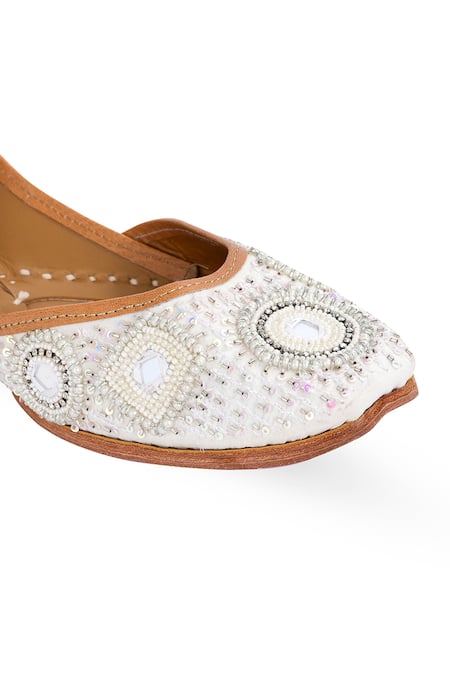 NR By Nidhi Rathi_White Mirror And Bead Embellished Juttie _at_Aza_Fashions