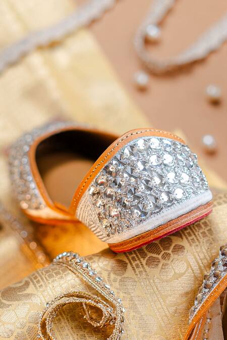 Shop_NR By Nidhi Rathi_Silver Embellished Leather Jutti 