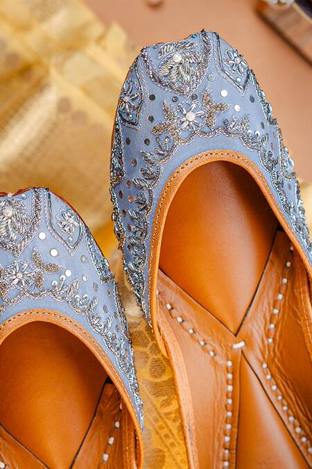 Shop_NR By Nidhi Rathi_Gray Embroidered And Embellished Jutti 