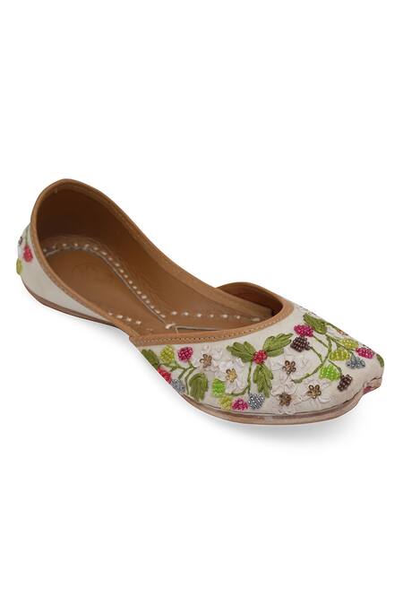 Shop_NR By Nidhi Rathi_White Floral And Berry Embroidered Jutti _Online_at_Aza_Fashions