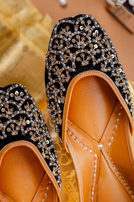 Shop_NR By Nidhi Rathi_Black Embellished Sequin And Pearl Jutti 
