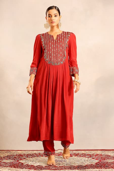 Sejal Kamdar_Red Crepe Embroidery Split V-neck Ajrakh Gathered Kurti And Pants _Online_at_Aza_Fashions