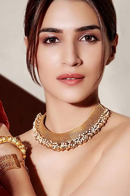 Suhani Pittie Gold Plated Pearl And Ghungroo Toned Mesh Necklace 